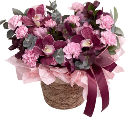 Композиция с орхидеями и гвоздиками «Бархатный вечер»